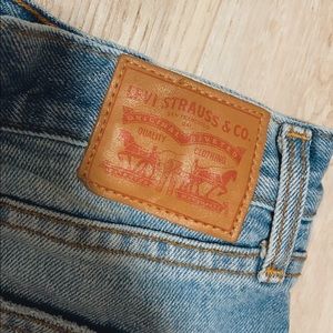 Levi’s Wedgie Fit Shorts